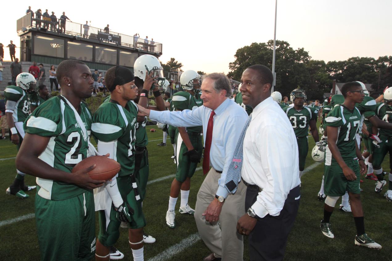 LIGHT THE NIGHT
Newton Mayor Setti Warren
Mount Ida President Barry Brown