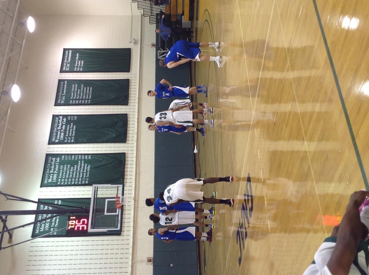 Photo for FORTES DROPS 21, MEN'S HOOPS FALLS TO VISITING WHEATON image 7