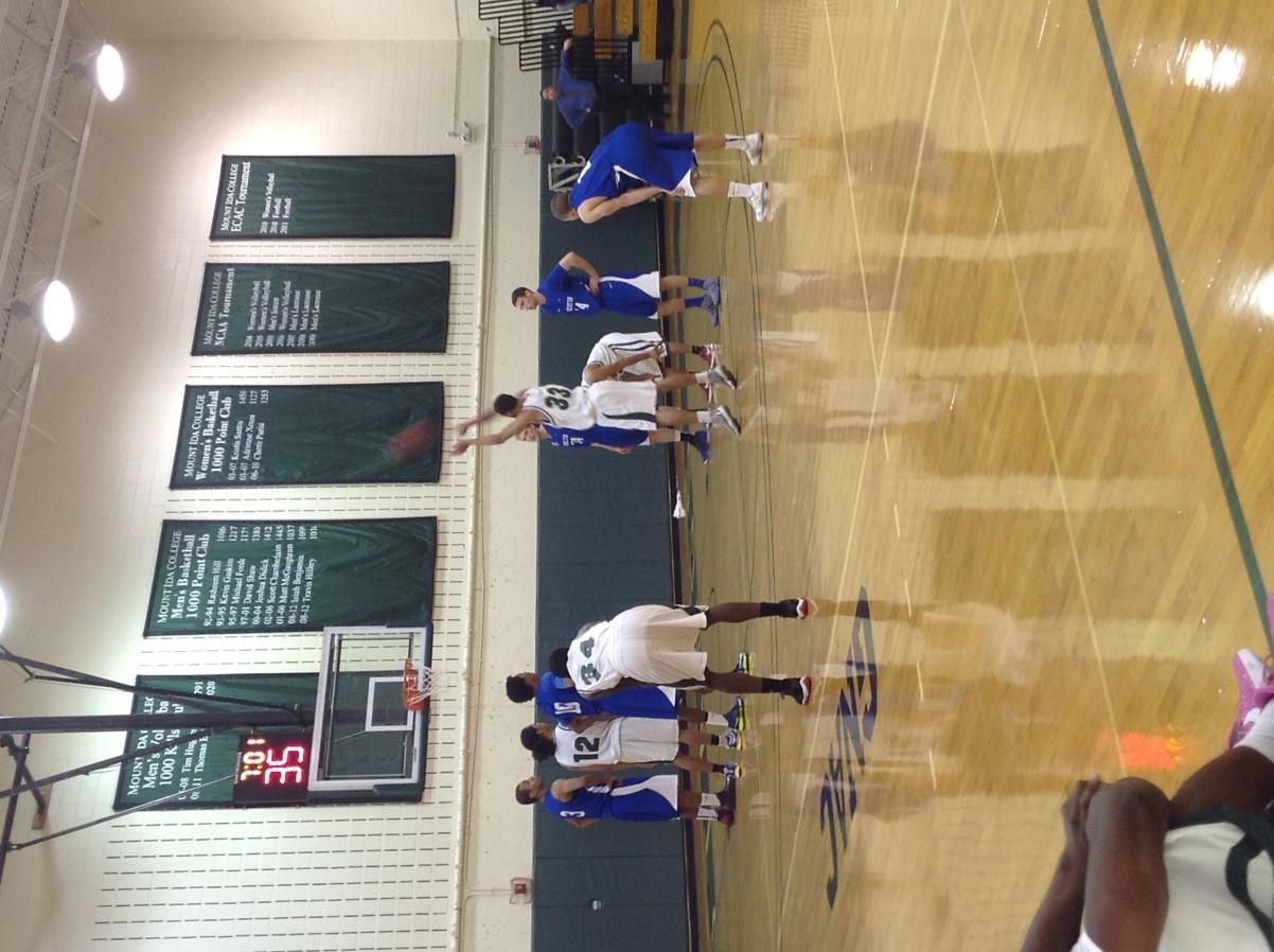 Photo for FORTES DROPS 21, MEN'S HOOPS FALLS TO VISITING WHEATON image 8