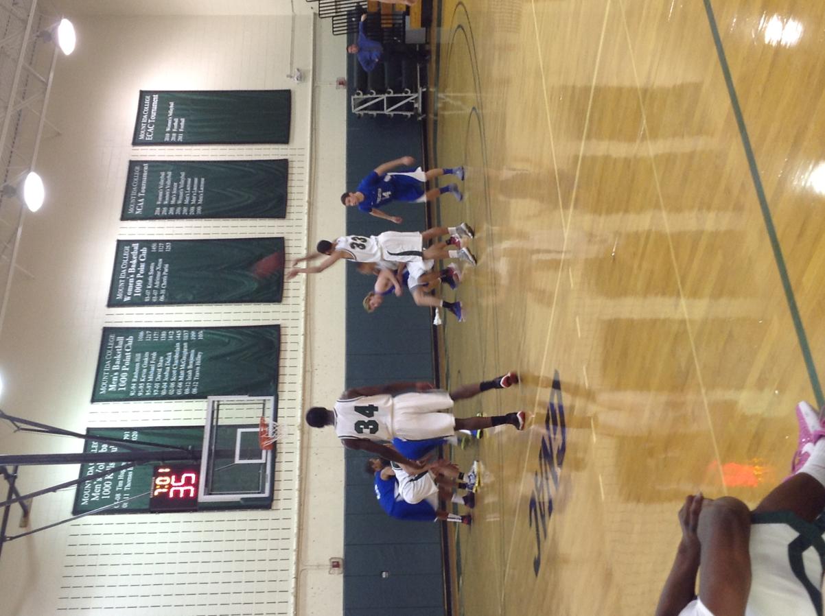 Photo for FORTES DROPS 21, MEN'S HOOPS FALLS TO VISITING WHEATON image 10