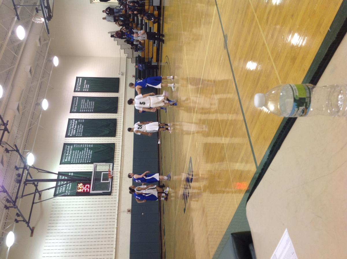 Photo for FORTES DROPS 21, MEN'S HOOPS FALLS TO VISITING WHEATON image 14