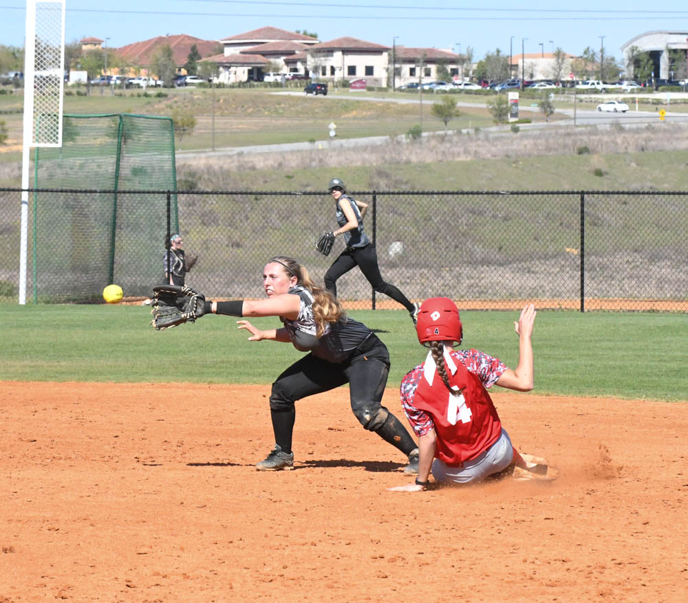 Photo for Softball Falls To Monmouth (Ill.), Mount Union On Day Three At The Spring Games image 13