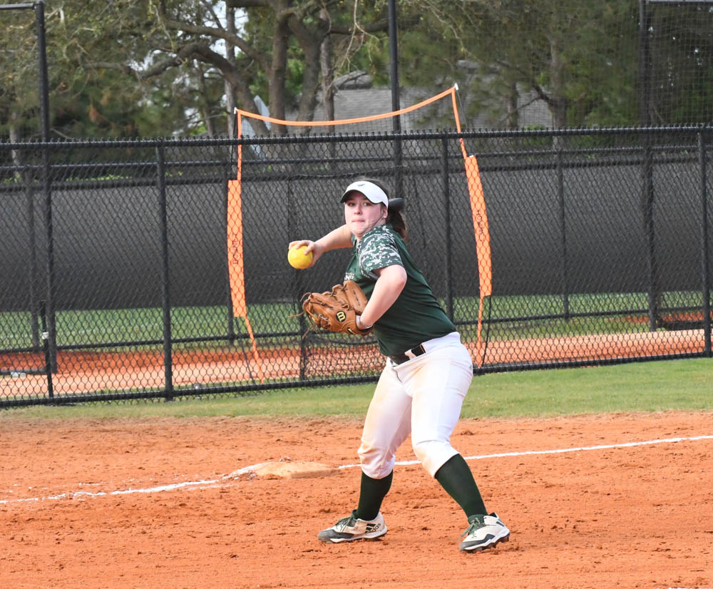 Photo for Softball Drops Pair To Ursinus, New England College On Final Day At The Spring Games image 9