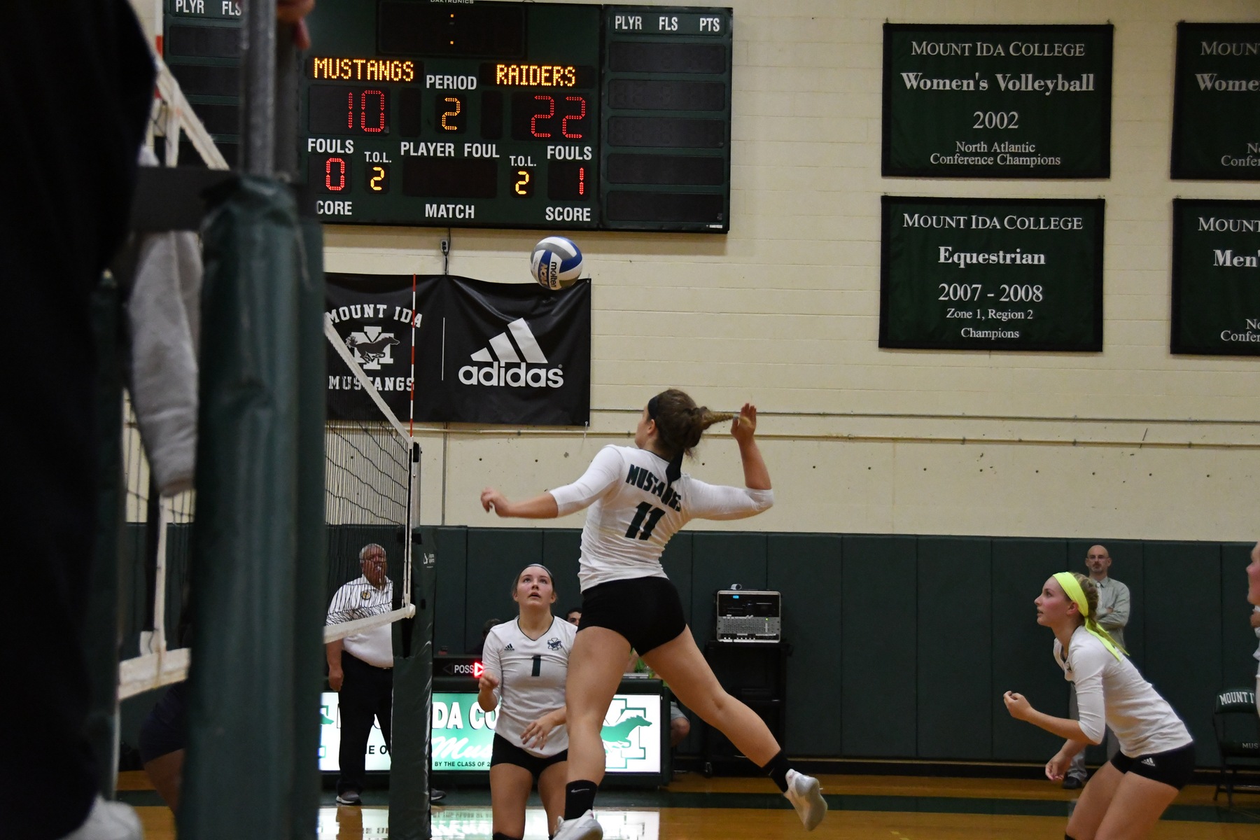 Photo for MUSTANGS STRUGGLE TO FIND OFFENSE VS RAIDERS image 7