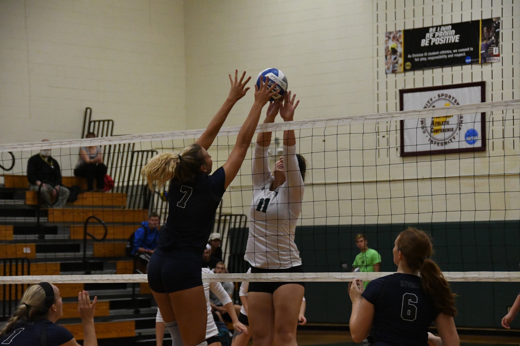 Photo for MUSTANGS STRUGGLE TO FIND OFFENSE VS RAIDERS image 11