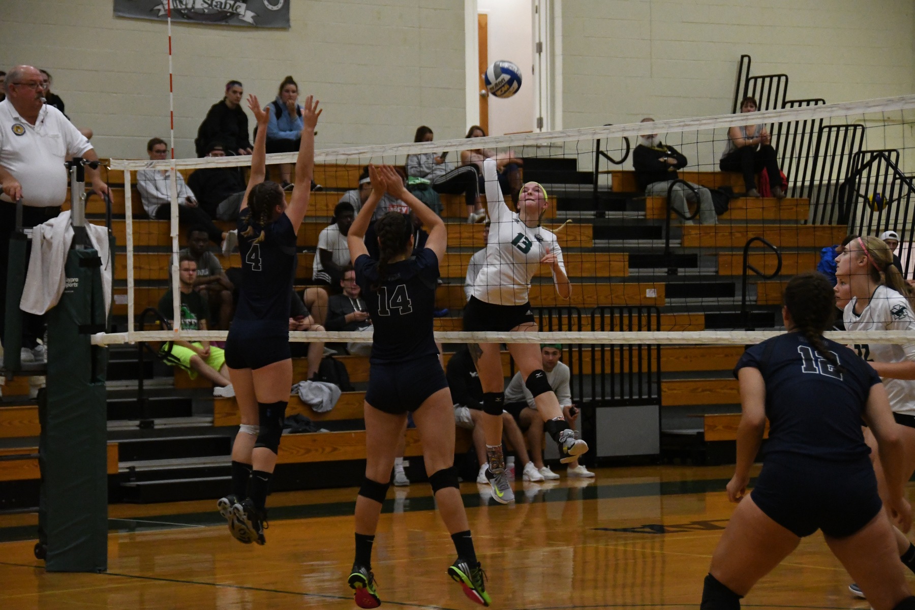 Photo for MUSTANGS STRUGGLE TO FIND OFFENSE VS RAIDERS image 14